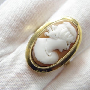 Antique 9ct Gold Heavy Cameo Signet Ring Band Size O (US Size 7.25)