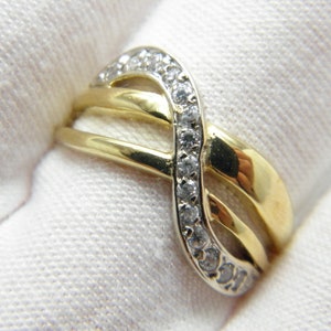 Vintage 14ct Gold Diamond Crossover Swirl Ring Band Size O (US Size 7.25)