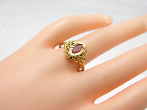 Vintage 18ct Solid Gold Ruby Solitaire Ring Band … - image 2