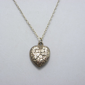 Antique 9ct Gold Heart Pendant Necklace 19 Inch Cable Chain Art Nouveau Floral c1870