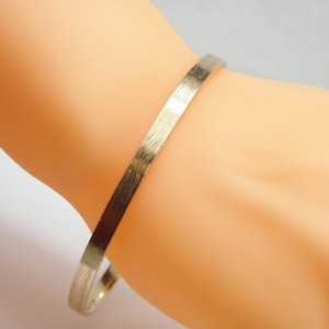 Vintage 9ct Gold MC Engraved Slave Bangle c1950 5.2mm Wide, 9.4 Inch 23g