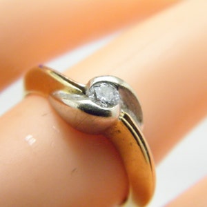 Vintage 18ct Gold Heavy Diamond Twist Solitaire Ring Band Size J 1/2 (US Size 5)