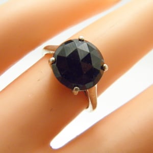 Antique / Vintage Sterling Silver Black Spinel Solitaire Ring Size I 1/2 (US Size 4.75)