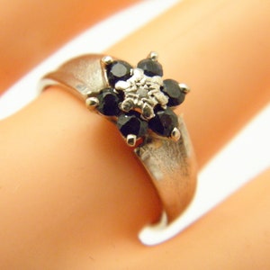 Vintage 18ct White Gold Heavy Diamond Sapphire Cluster Ring Band Size M 1/2 (US Size 6.5)