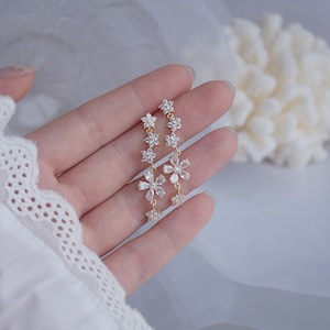 Cute korean flower drop earrings, aesthetic earrings, kawaii earrings, bridal wedding earrings, minimalist earrings, dainty earrings image 1