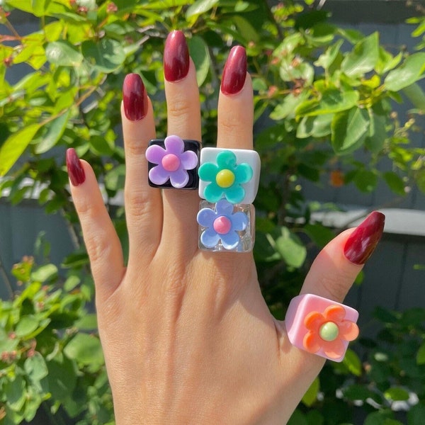 Chunky Square Daisy Resin Rings / Chunky Rings / Resin Rings / Chunky Rings / Statement Rings / Fun Rings / 90s Rings / Y2K Rings