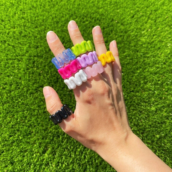 Chunky Wiggly Resin Rings / Chunky Rings / Resin Rings / Chunky Rings / Statement Rings / Fun Rings / 90s Rings / Y2K Rings / Funky Rings