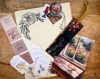 Correspondence Club Letter Writing Kit, Snail Mail Stationery Set, Pen Pal Kit