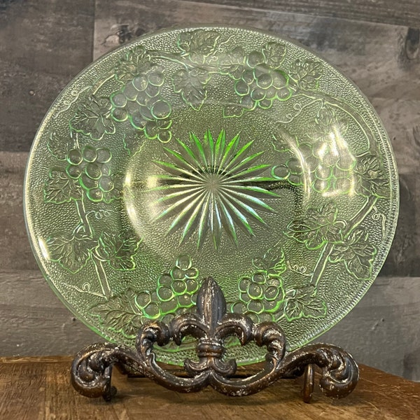 Vintage green glass grapevine round plate