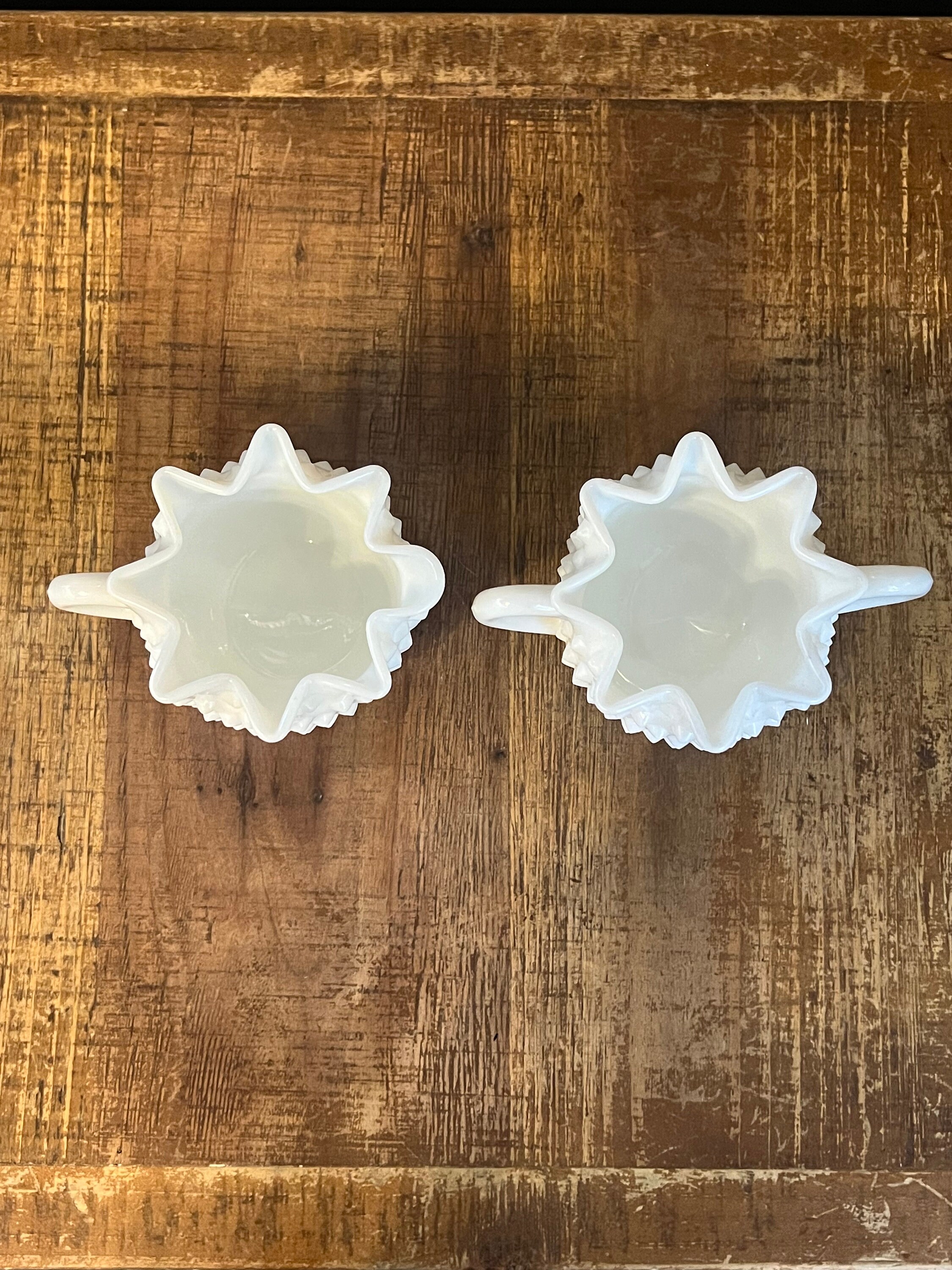 フェントン ホブネイル ミルクガラス ハンドル付きクリーム＆シュガー