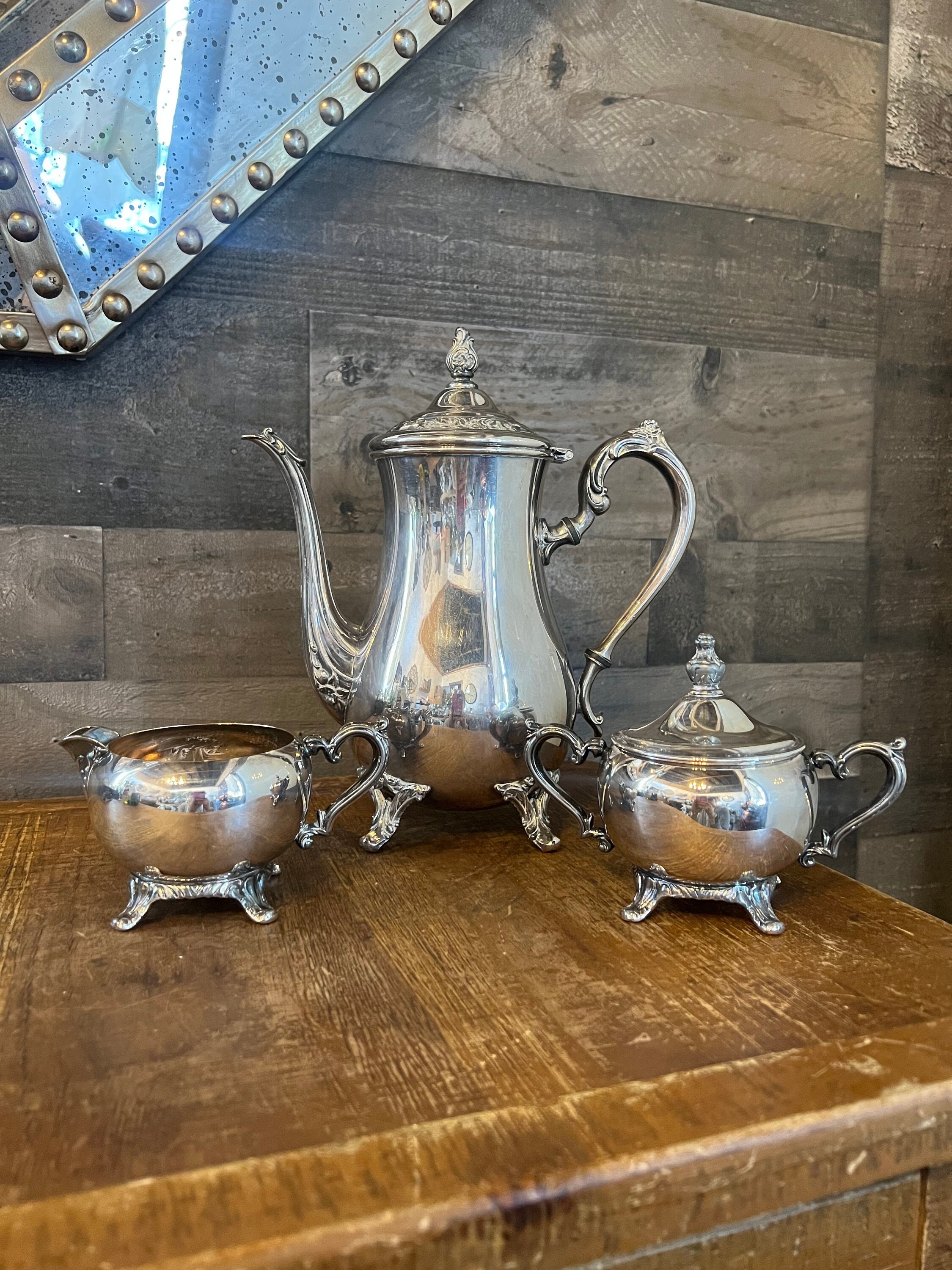 Vintage WM Rogers Silver Plated Teapot, Creamer and Sugar - 1101