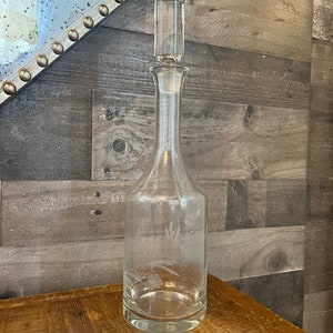 Klarglas floral geätzte hohe Karaffe und Zylinderstopper - Whisky Karaffe - Spirituosen Karaffe