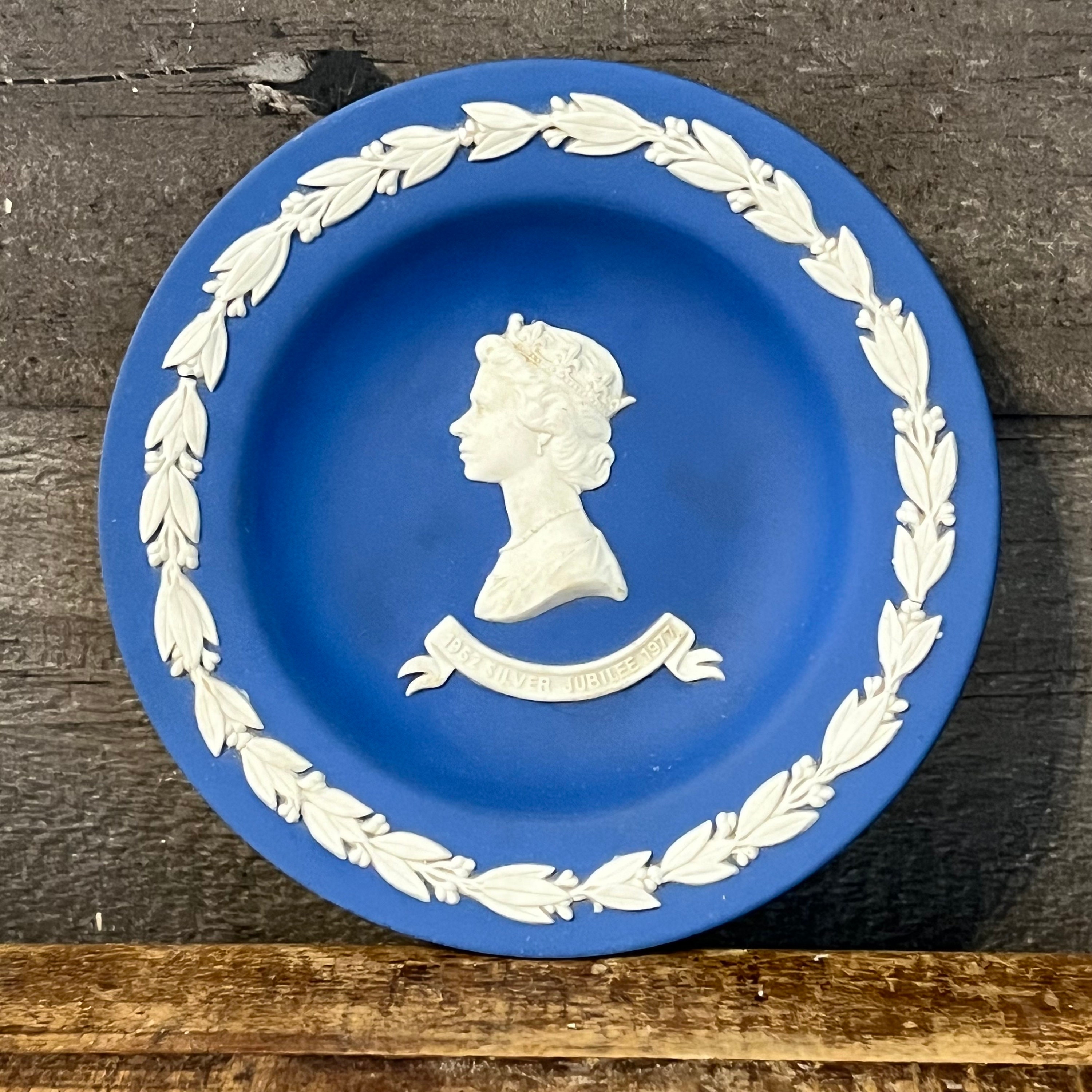  Jasper ware シルバージュビリー Wedgwood Blue Jasperware 1952 Silver Jubilee 1977 Commemorative