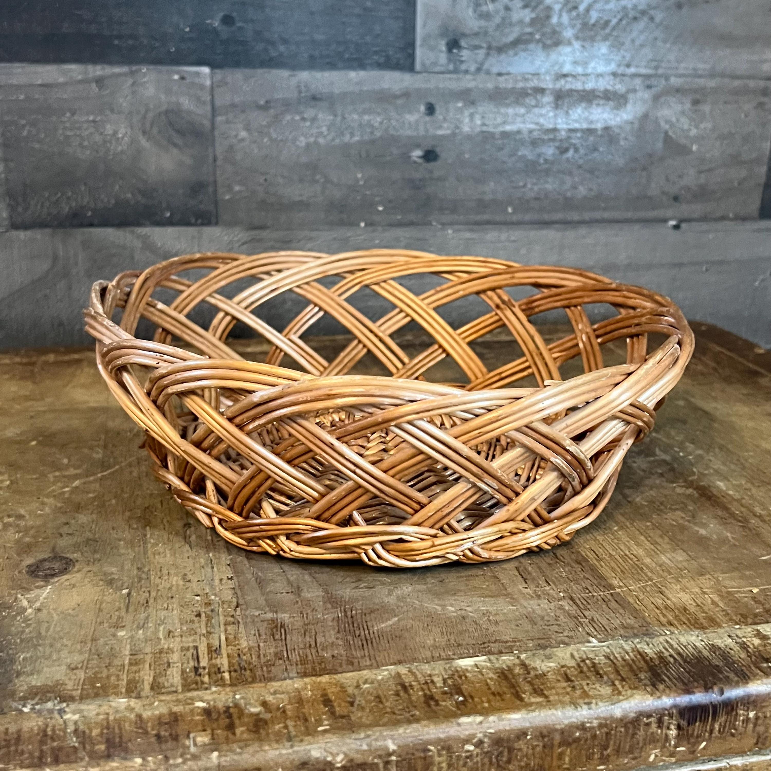 ヴィンテージの編み込み籐ラウンドバスケット - Etsy 日本