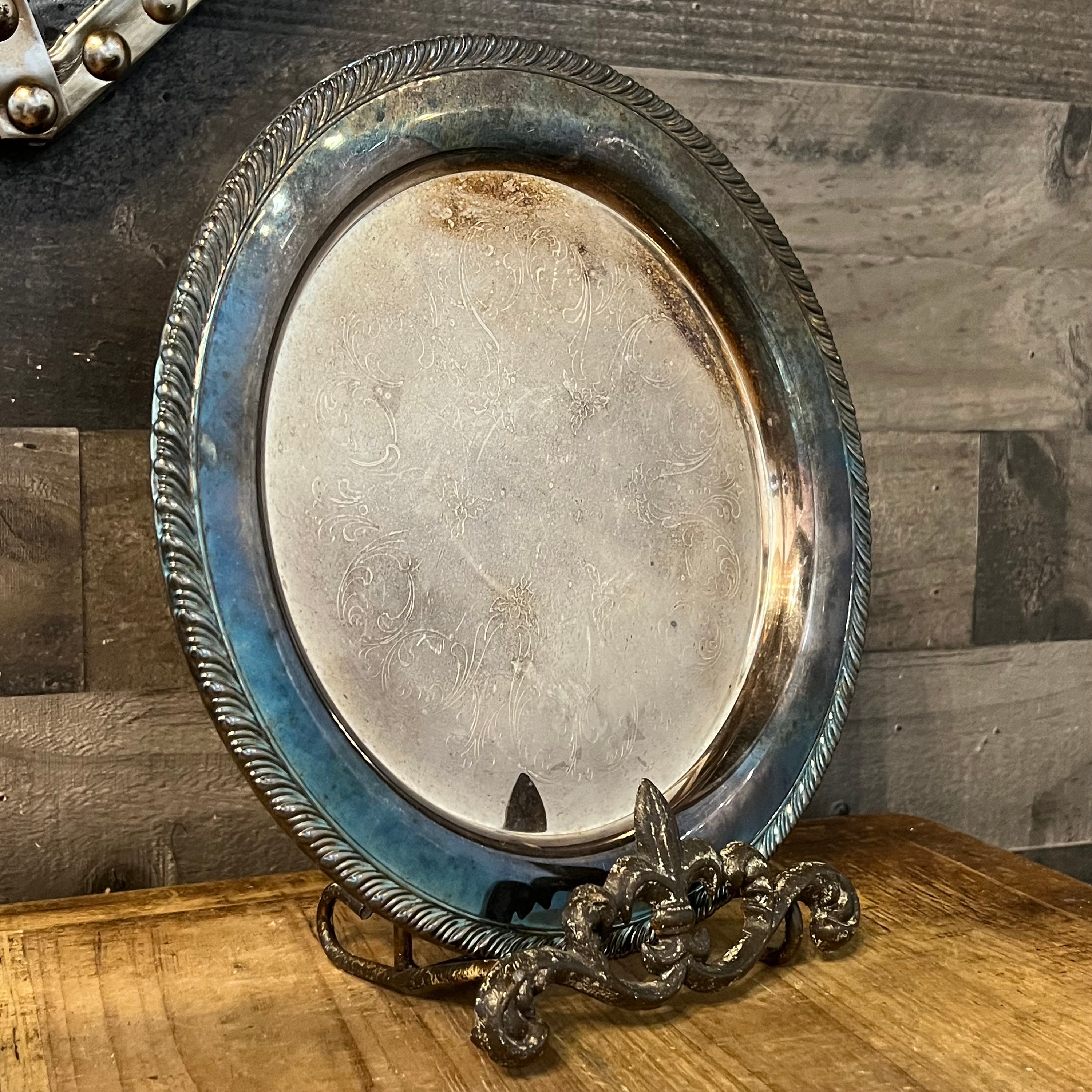 Vintage Oneida Silversmiths Small Silverplated Round Tray With