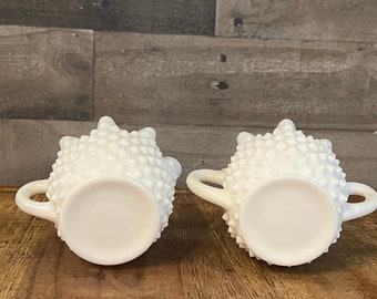 フェントン ホブネイル ミルクガラス ハンドル付きクリーム＆シュガー