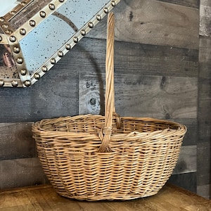 Vintage Woven Wicker Handled Basket - Gathering Basket - Garden Basket - Foraging Basket