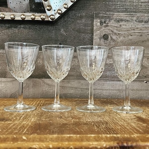 Cristal D’Arques crystal diamond point pattern wine glasses - set of 4 - claret wine glasses - bar glasses - wine bar glasses - bar cart