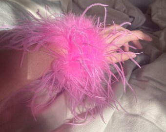 Ostrich Feather Slap On Cuff Bracelet - PINK