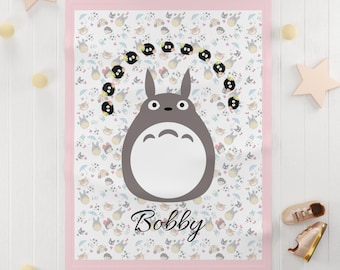 Personalisierte Studio Ghibli Baby-Decke aus Fleece (hellrosa)