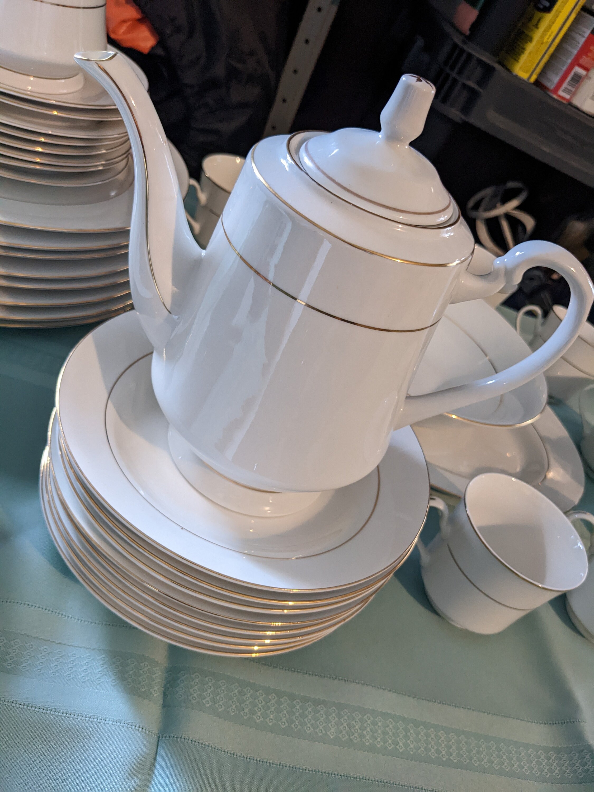 Sango Fine China Classic White With Gold Trim D'or FULL 8 Place Setting