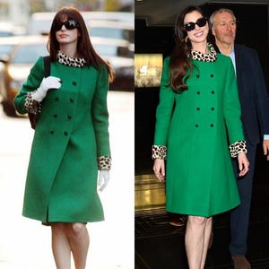 Casaco de lã verde-esmeralda com detalhes em estampa de leopardo | Inspirado em O Diabo Veste Prada | Estilo Anne Hathaway e Andy Sachs | Sobretudo de lã italiana feito à mão