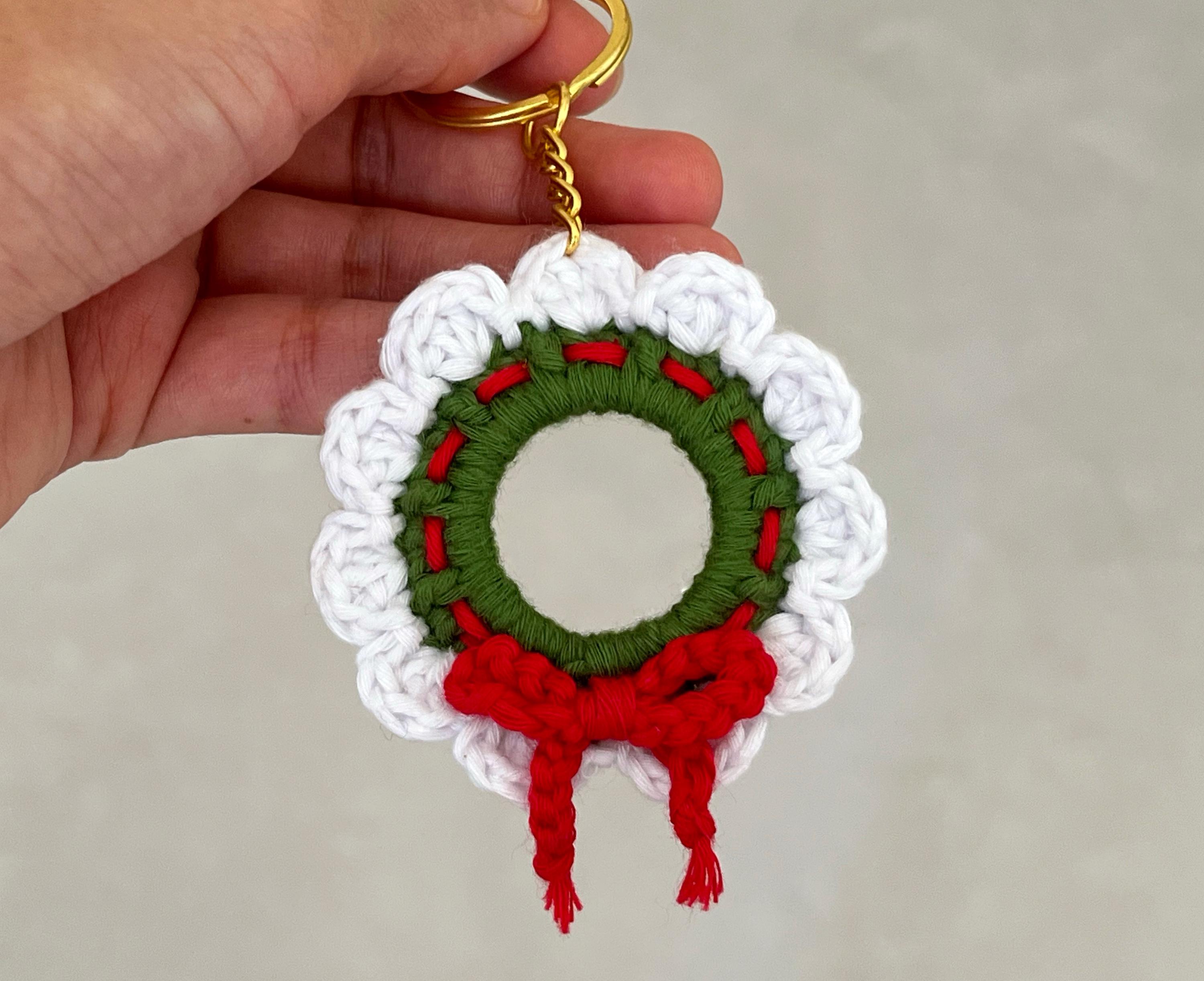 かぎ針編みのクリスマスリースキーホルダーのパターン（PDF