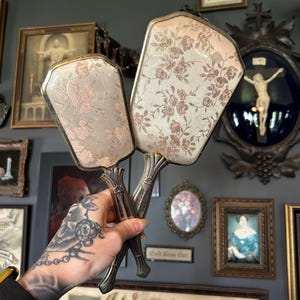 Vintage Vanity Brush and Mirror Set - Etsy display picture 2