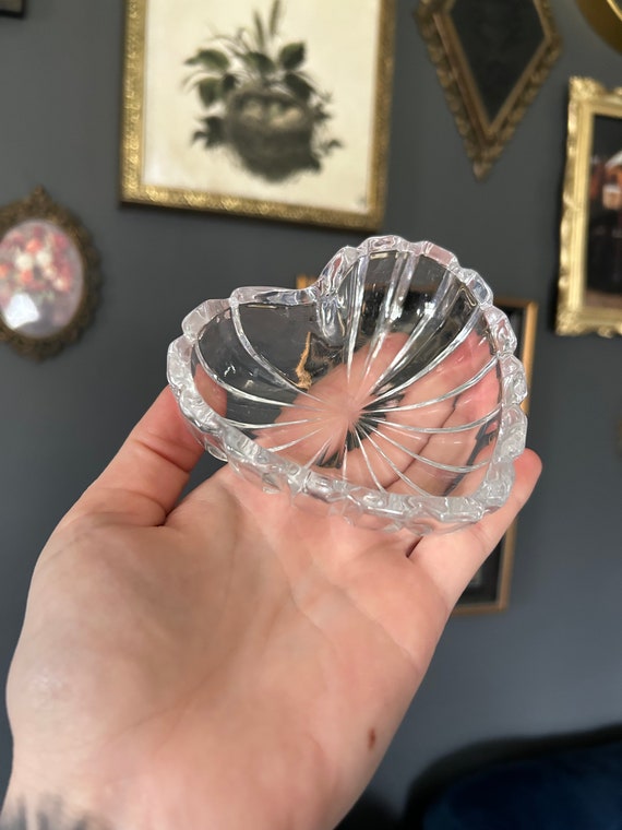 Vintage Glass Heart Shaped Trinket Dish (Ring dish