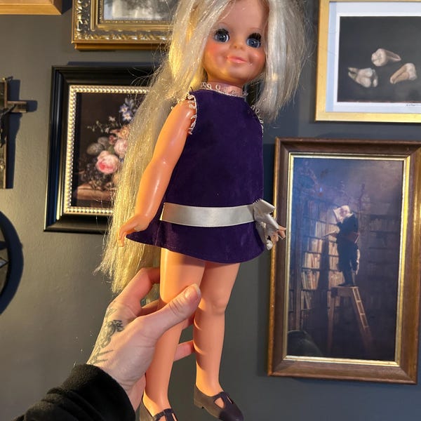 Vintage 70s ideal velvet Chrissy’s cousin hair Doll, works!!