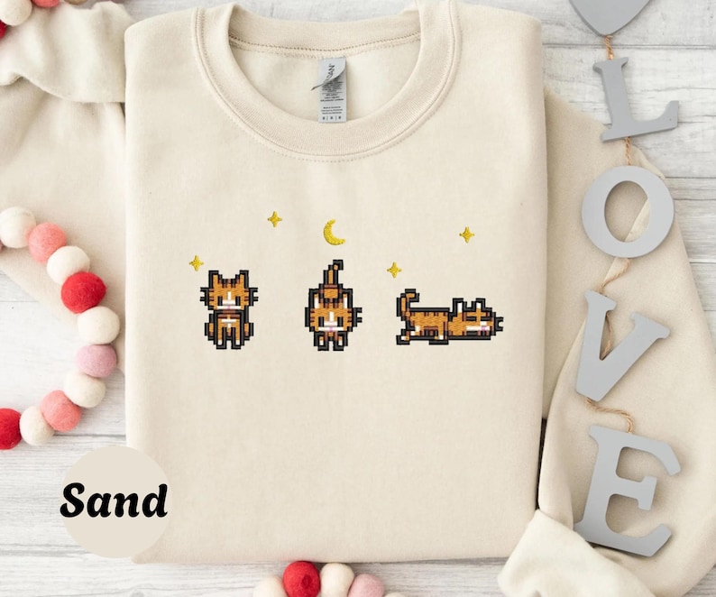 EMBROIDERED Stardew Valley Cat Sweatshirt, Yellow Cat, Perfect Gift for Gamers, Stand out with Gaming-inspired Fashion, Cute Gaming Shirt