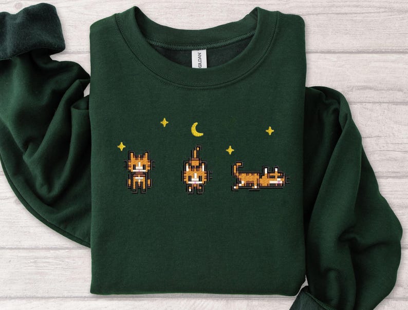 EMBROIDERED Stardew Valley Cat Sweatshirt, Yellow Cat, Perfect Gift for Gamers, Stand out with Gaming-inspired Fashion, Cute Gaming Shirt