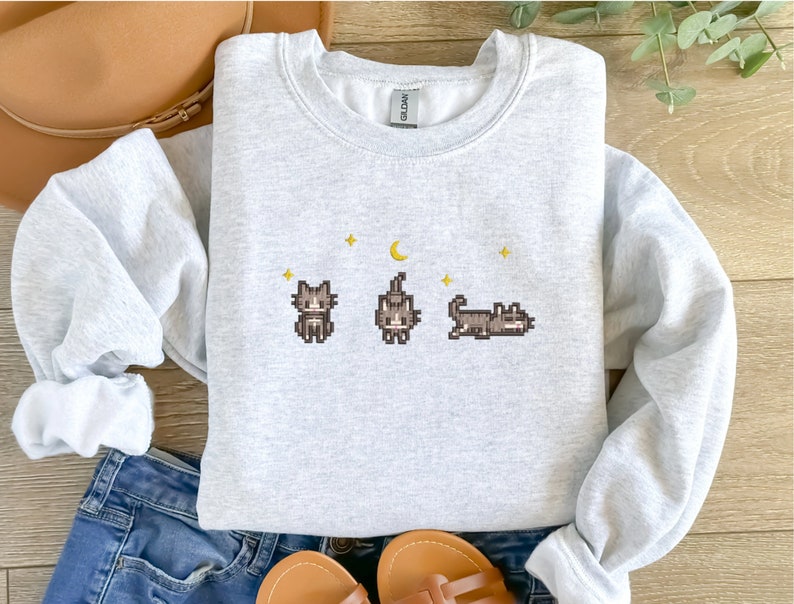 Felpa con ricamo Stardew Valley Cat: Cozy Gamer Fashion immagine 4