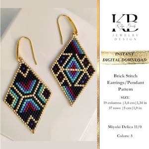 Può includere: Un modello di download digitale per orecchini o un ciondolo a punto mattoncino. Il motivo è un design geometrico con perline nere, dorate, turchesi, viola e rosse. Il motivo misura 3,4 cm di larghezza e 5 cm di lunghezza. Il motivo è realizzato con perline Miyuki Delica 11/0.