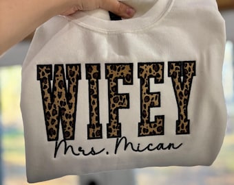CUSTOM  Wifey Appliqué Bride Sweatshirt Personalized Gift for Bride to Be Mrs Cute Trendy Crewneck Leopard Sweater