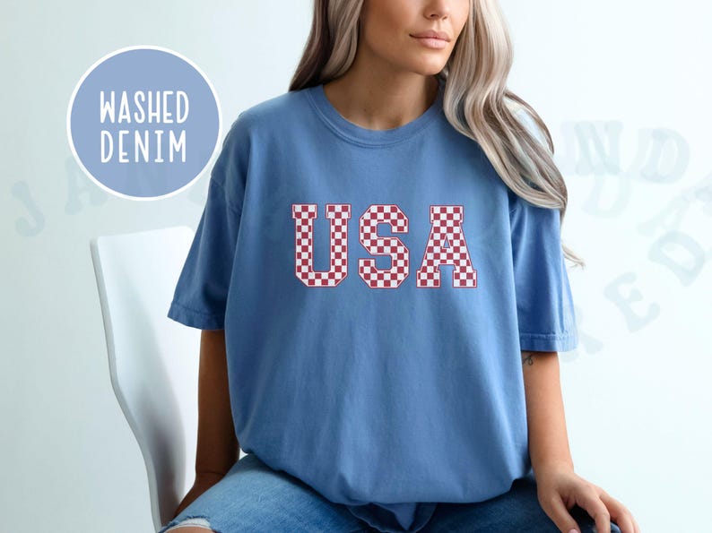 Retro USA Patterned T-shirt Comfort Colors American Pride Vintage Distressed Trendy Tee Summer Casual National Patriotic Wear Red White Blue Washed Denim