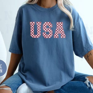 Retro USA Patterned T-shirt Comfort Colors American Pride Vintage Distressed Trendy Tee Summer Casual National Patriotic Wear Red White Blue Blue Jean
