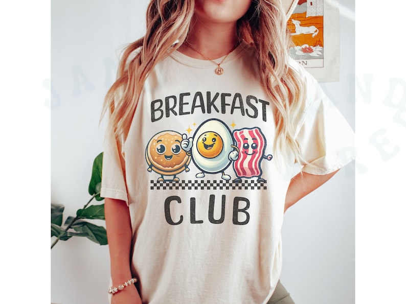 Maglietta del club per amanti della colazione, cibo, personaggio dei cartoni animati, maglietta carina, divertente, eccentrico, abbigliamento casual animato, maglietta unisex con pancetta e uova di pancetta stravaganti Ivory