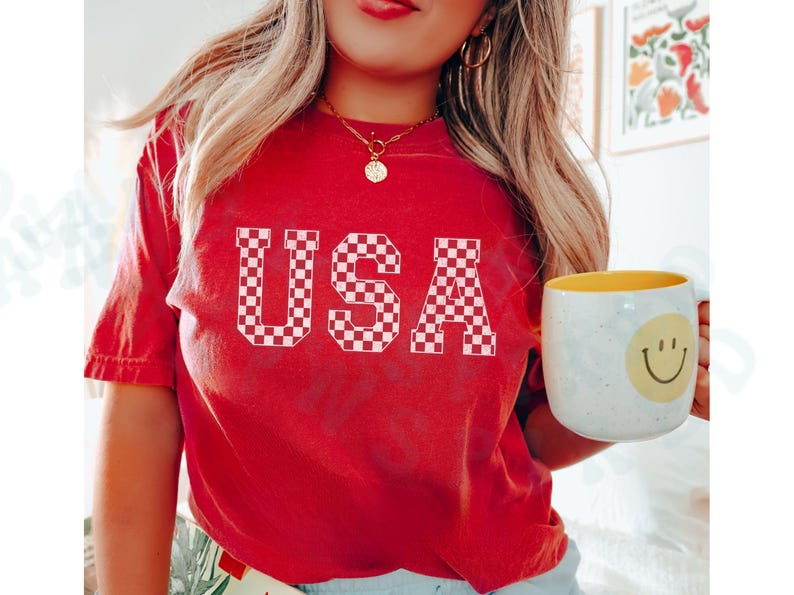 Retro USA Patterned T-shirt Comfort Colors American Pride Vintage Distressed Trendy Tee Summer Casual National Patriotic Wear Red White Blue Red