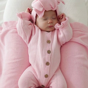 Tenue pour le retour à la maison, tenue prénom nouveau-né, tenue brodée pour bébé, tenue d'hôpital pour la maison, tenue neutre personnalisée pour bébé, barboteuse prénom
