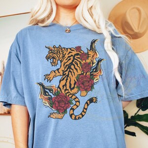 Tiger Shirt for Women, Wildflower Shirt, Comfort Colors, Cottagecore T shirt, Cottagecore Clothing, Preppy Aesthetic Clothes, Vintage Tiger