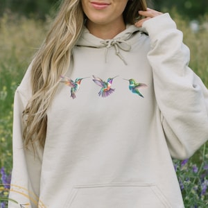 Humming bird Sweatshirt Gift, Nature Lover Gift,  Hummingbird Lover Gift, Hoodie with Hummingbird Graphic Print, Bird Lover Gift