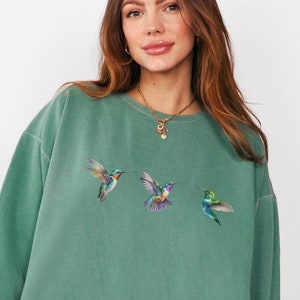 Hummingbird Sweatshirt, Floral Hummingbird Shirt, Hummingbird Shirt, Hummingbird Clothing, Crewneck, Sweater, Cottagecore Clothing Gifts