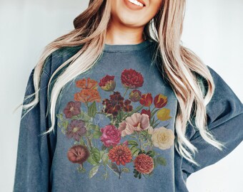 Wildflowers Sweater, Comfort Color, Oversized Sweatshirt, Floral Crewneck Sweatshirt, Gift for Women, Vintage Cottagecore Shirt Flower Shirt