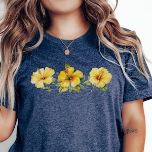 Hibiscus Shirt Oversized Hibiscus Flower Shirt Hibiscus T-shirt Hawaiian Hibiscus Floral Shirt Yellow Hibiscus Retro Summer Vacation Shirt