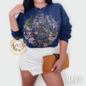Vintage Pressed Flower Sweatshirt, Botanical Floral Pullover, Boho Cottagecore Crewneck, Wild Flower Sweatshirt, Flower Garden Lover