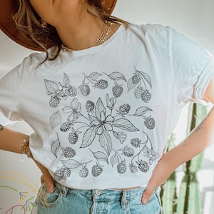 Vintage Raspberry Shirt Raspberries Shirt Vintage Fruit Shirt Raspberry Tshirt Fruit Graphic Artsy Berry Shirt Retro Raspberry Tee Unisex