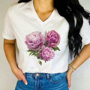 Womens Floral V Neck T Shirt Boho Flower Graphic Tee Cute Summer Shirt Gift for Her Garden Lover Shirt Vintage Floral Top Soft Floral Tee