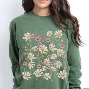 Floral Long Sleeve T-Shirt, Floral Long Sleeve Top, Long Sleeve Flower T Shirt, Autumn Long Sleeve Tshirt, Comfort Colors, Floral Shirt, 118