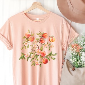 Peach T-shirt, Peaches Graphic T-shirt, Graphic Tee, Food Shirt, Fruit Shirt, Foodie Gift, Vintage Cottagecore Shirt, Plants, Floral Shirt